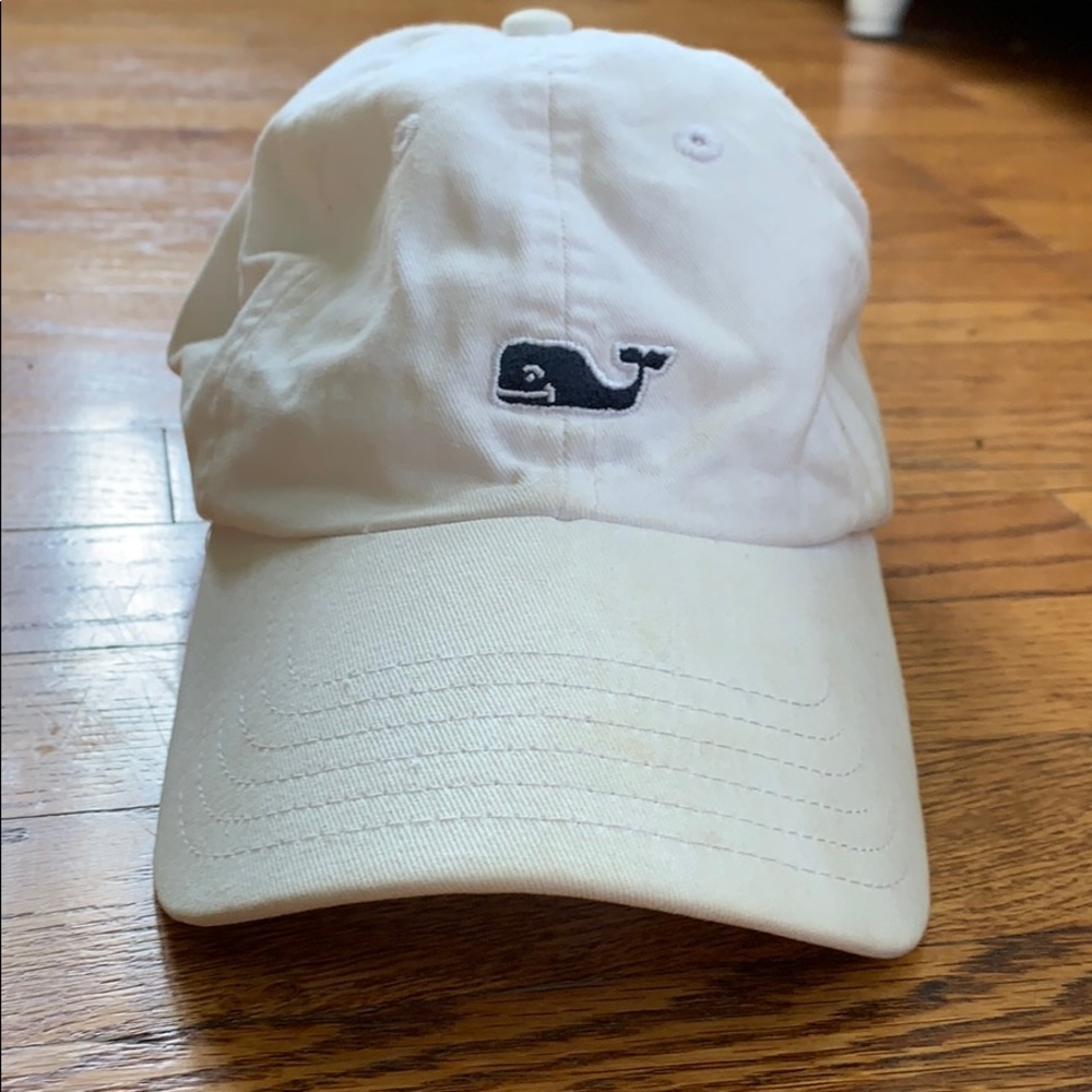 White Vineyard Vines hat